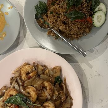 Chao Phra Ya - Kra Ka Prow Fried Rice & Drunken Noodles - Thai Near Me - Herndon, Virginia