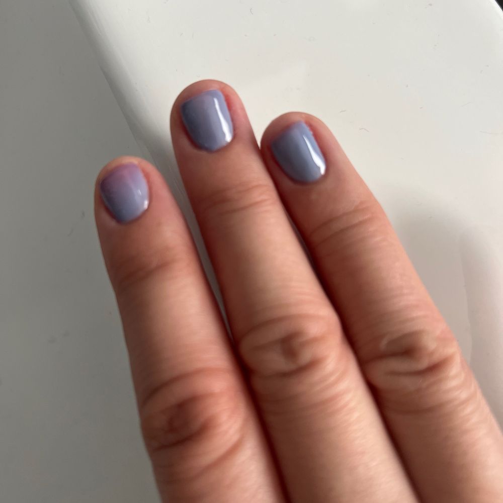 Mood changing color (lavender -cold, blue -warm) Mood changing color (lavender -cold, blue -warm)
