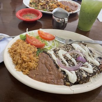El Huarachito - Mole enchiladas - Mexican Near Me - Los Angeles, California