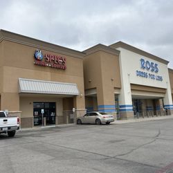 Ross Dress for Less - Liquor store next-door is a good idea