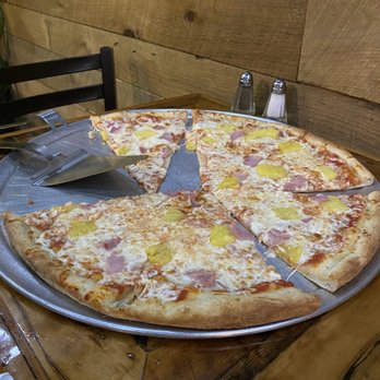 Bella Trattoria E Pizzeria  - Hawaiian pizza - Pizza Near Me - Guttenberg, New Jersey