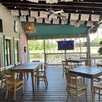 La Panga De Mejj - Outdoor seating - Mexican Near Me - Houston, Texas La Panga De Mejj - Outdoor seating - Mexican Near Me - Houston, Texas