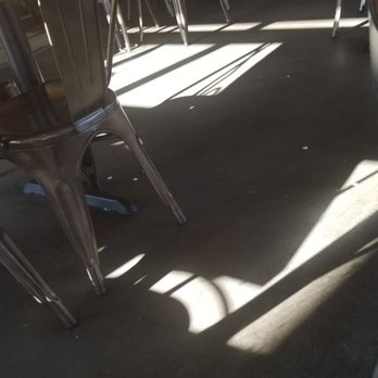 MOD Pizza - Dirty floors food all over - Pizza Near Me - Brentwood, California
