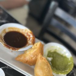 Rang Sip & Dine - Samosa