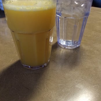 Betsy's Restaurant - Orange Juice and Water - Diners Near Me - Morgan Hill, California