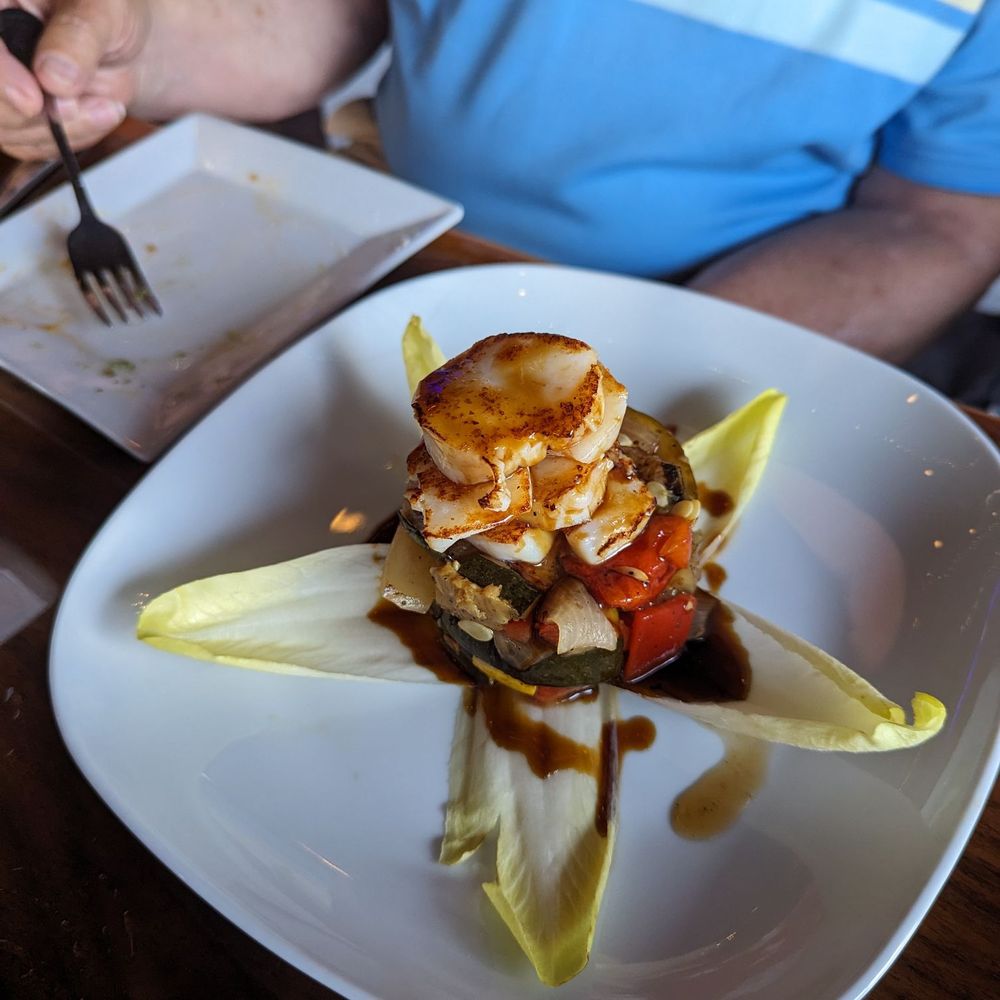 The Manhattan - Scallops and vegetables - Cocktail Bars Near Me - Southington, Connecticut The Manhattan - Scallops and vegetables - Cocktail Bars Near Me - Southington, Connecticut