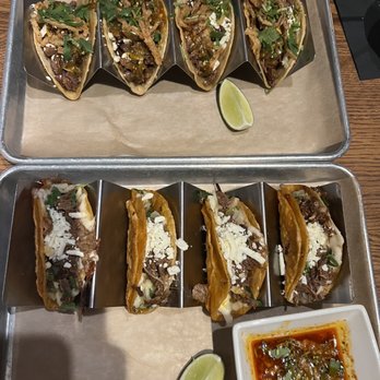 La Mesa Modern Mexican - Barbacoa and tacos birria - Mexican Near Me - St. Charles, Illinois La Mesa Modern Mexican - Barbacoa and tacos birria - Mexican Near Me - St. Charles, Illinois