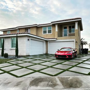 Flores Concrete - 4' foot squares, Artificial turf - Masonry/Concrete Near Me Flores Concrete - 4' foot squares, Artificial turf - Masonry/Concrete Near Me