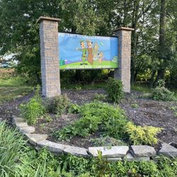 Jellystone Park Cleveland Sandusky - Entrance sign