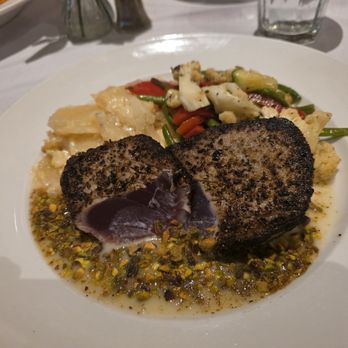 La Campagnola - 7 pepper crusted yellow fin tuna. Au grattin potatoes and mixed vegetables. - Italian Near Me - Shamong, New Jersey