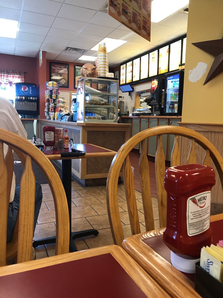 TUDOR’S BISCUIT WORLD Updated June 2024 107 Bolt Rd, Glen Daniel, West Virginia Fast Food