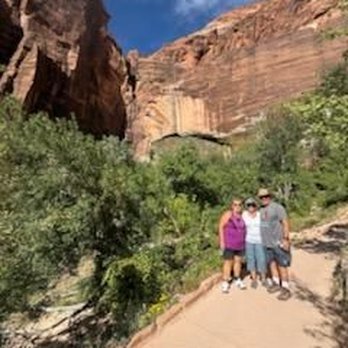 Weeping Rock - Hiking Near Me - Springdale, Utah