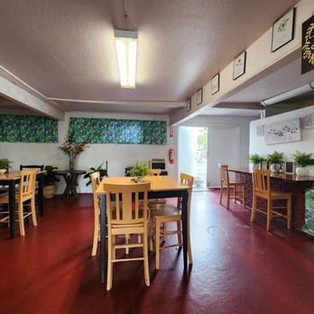 Faithful Grinds - Inside - Hawaiian Near Me - Kahului, Hawaii Faithful Grinds - Inside - Hawaiian Near Me - Kahului, Hawaii