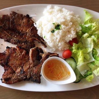 Broken Rice - Grilled Pork (#7) - Vietnamese Near Me - Honolulu, Hawaii Broken Rice - Grilled Pork (#7) - Vietnamese Near Me - Honolulu, Hawaii