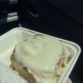 Park Bench Café - Cinnamon Roll - Breakfast & Brunch Near Me - Huntington Beach, California