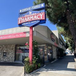 Glenoaks Pharmacy - Outside