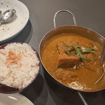 Burmatown - Coconut rice & Braised Pork Curry - Burmese Near Me - Corte Madera, California