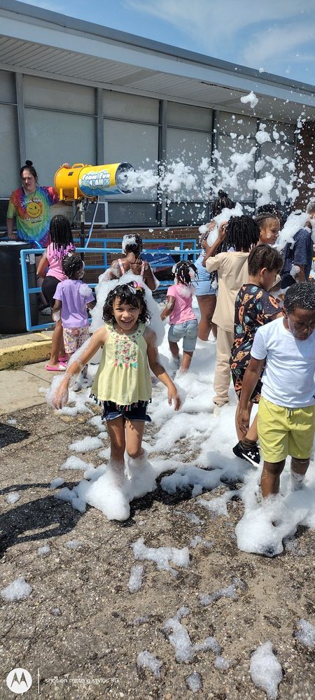 Macomb Montessori Academy - childcare center in Warren, MI