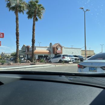 Randy's Donuts - Drive thru line wraps around onto Rainbow Blvd - Coffee & Tea Near Me - Las Vegas, Nevada Randy's Donuts - Drive thru line wraps around onto Rainbow Blvd - Coffee & Tea Near Me - Las Vegas, Nevada