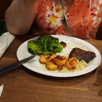 Cheddar's Scratch Kitchen - This was shrimp and steak - Comfort Food Near Me - Ocala, Florida