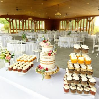 Sugar Beats Bake Shop - a wedding cake and cupcakes - Patisserie/Cake Shop Near Me