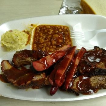 Hickory Hill Barbeque - Mixed plate: hot links, brisket and ribs - Barbeque Near Me - Tyler, Texas Hickory Hill Barbeque - Mixed plate: hot links, brisket and ribs - Barbeque Near Me - Tyler, Texas