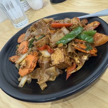 Thai Wok & Cafe - Drunken noodles with Tofu - Thai Near Me - Fresno, California Thai Wok & Cafe - Drunken noodles with Tofu - Thai Near Me - Fresno, California