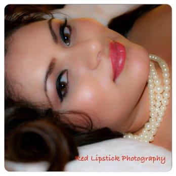 Red Lipstick Photography - Session Photography Near Me Red Lipstick Photography - Session Photography Near Me