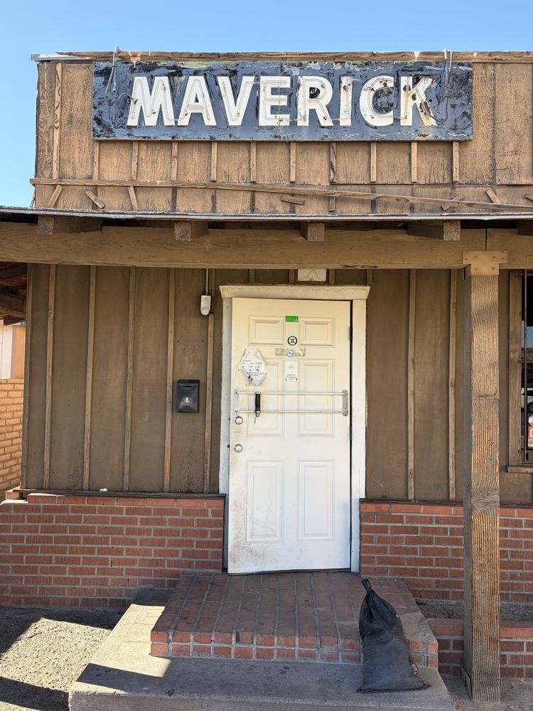 Maverick Inn Logo