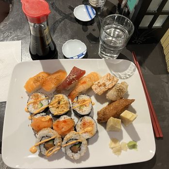 Shimads Sushiakademi - 16-piece Sushi Set - Sushi Bars Near Me - Borås, O Shimads Sushiakademi - 16-piece Sushi Set - Sushi Bars Near Me - Borås, O
