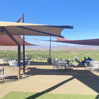 Dubacano - Winery - Wine Tasting Room Near Me - San Vicente, BCN Dubacano - Winery - Wine Tasting Room Near Me - San Vicente, BCN
