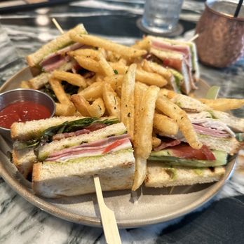 Alder & Ash - Cocktail Bars Near Me - Seattle, Washington