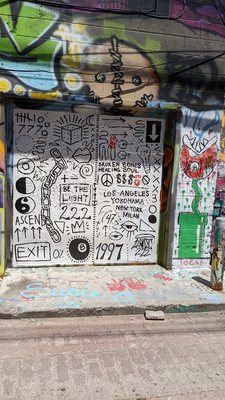 Art Alley by null
