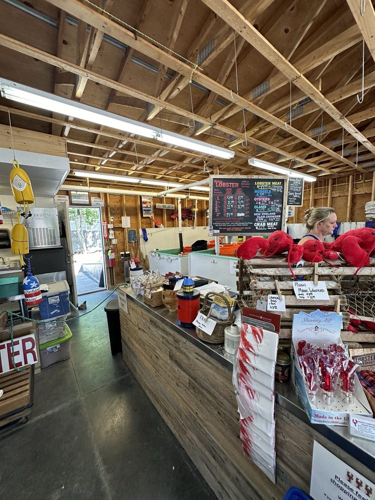 BEACH LOBSTER & FARMSTAND TEMP. CLOSED Updated October 2024 34