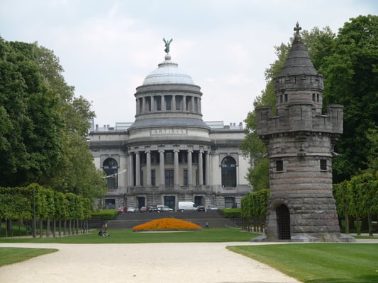 Parc du Cinquantenaire by null