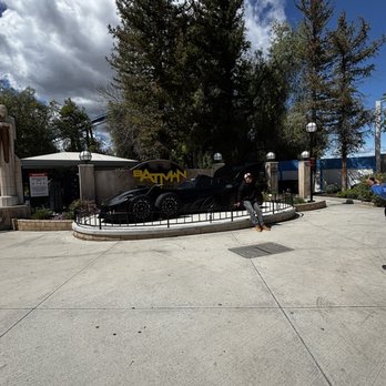 Six Flags Magic Mountain - Amusement Parks Near Me - Valencia, California