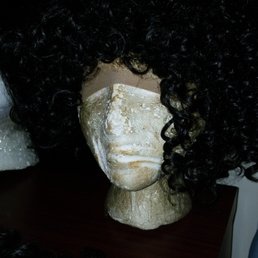 A synthetic nice curly with that don't tangle U can style it with a spray water bottle, or you can use hair mousse A synthetic nice curly with that don't tangle U can style it with a spray water bottle, or you can use hair mousse