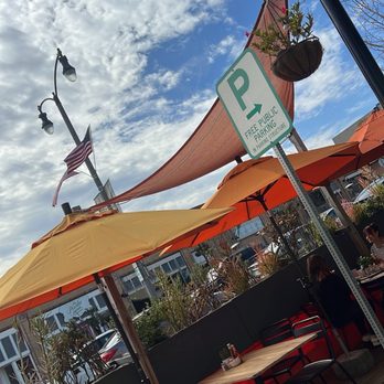 Metro Cafe - American Near Me - El Segundo, California