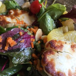 Anchor Inn - Halloumi salad
