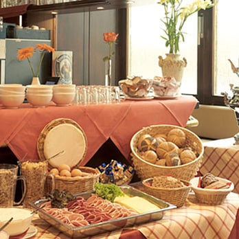 Smart Stay Hotel Station - Großes Frühstücksbuffet - Hotels Near Me - Munich, BY Smart Stay Hotel Station - Großes Frühstücksbuffet - Hotels Near Me - Munich, BY
