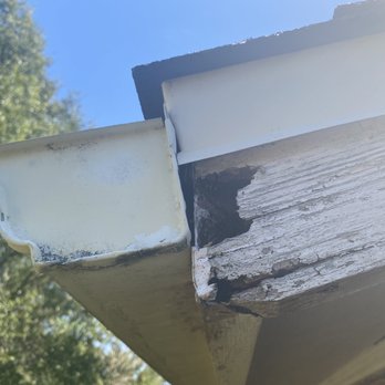 Hometek Inspections - Common wood rot on eaves. - Home Inspectors Near Me - Navarre, Florida Hometek Inspections - Common wood rot on eaves. - Home Inspectors Near Me - Navarre, Florida