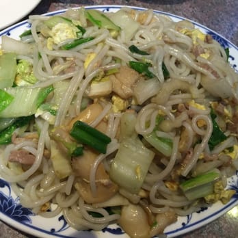Yung Sun Restaurant - Chow mein (strong rice noodle Lolll) - warning: lots of msg.... - Chinese Near Me - Manhattan, New York Yung Sun Restaurant - Chow mein (strong rice noodle Lolll) - warning: lots of msg.... - Chinese Near Me - Manhattan, New York