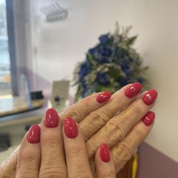 Deluxe Nails & Spa