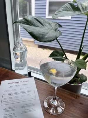 Drift Seafood & Raw Bar by null