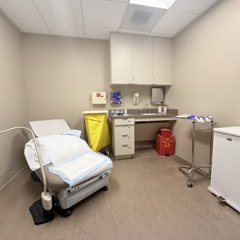 Erin M. Mellano, MD - Exam room - Obstetricians & Gynecologists Near Me - Torrance, California Erin M. Mellano, MD - Exam room - Obstetricians & Gynecologists Near Me - Torrance, California