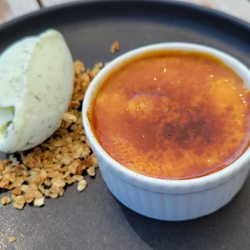 Waupoos Estates Winery - Creme brulee and gelato
