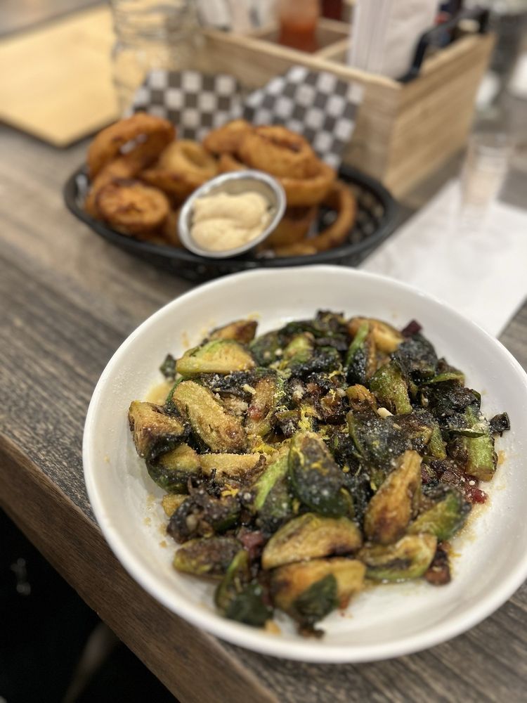 Rig Hand Craft Distillery Logo