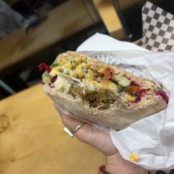 Falafel St-Jacques - Falafel pita - Vegetarian Near Me - Lachine, Quebec