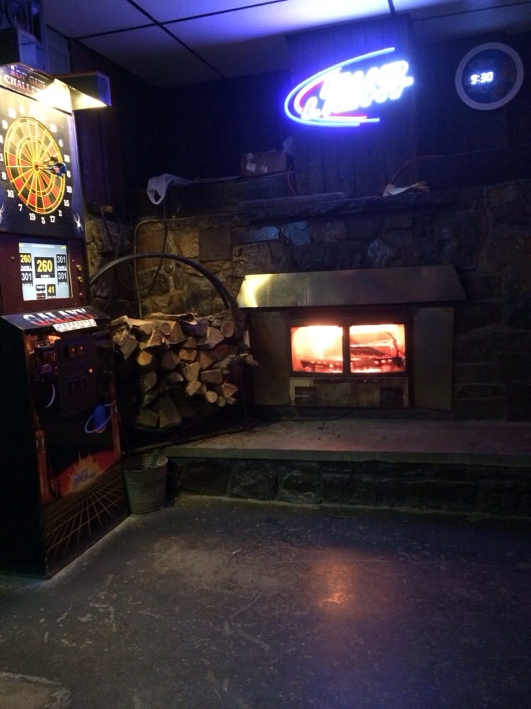 RICHIE’S BAR & GRILLE Updated October 2024 20 Classic St, Sherburne