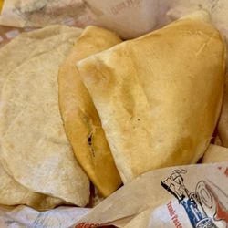 Posa's Tamale Factory and Restaurant - Tortillas y sopapillas
